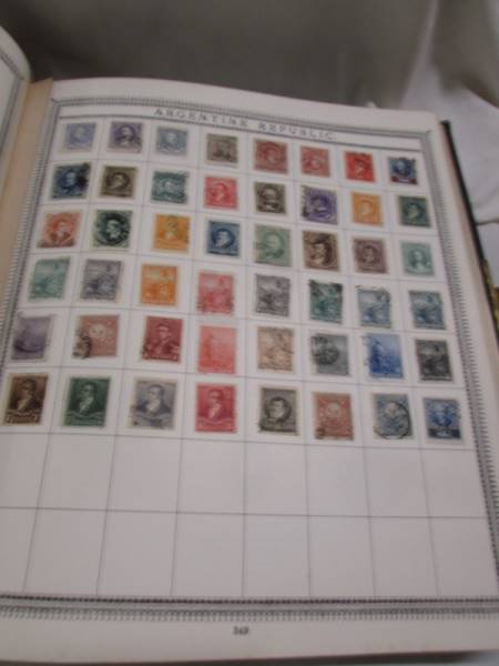 A very good Victorian stamp album of Victorian and early 20th century stamps including GB penny - Bild 40 aus 50