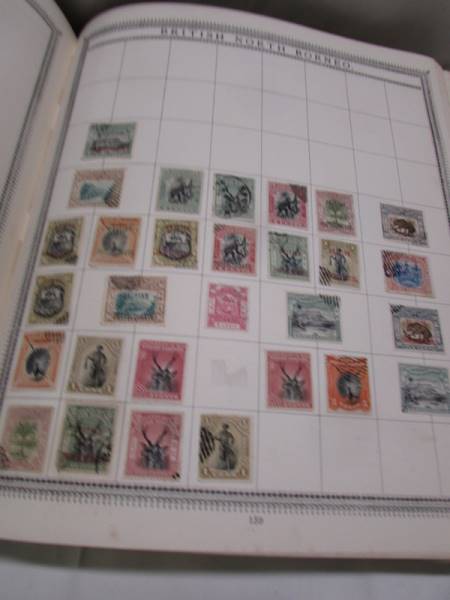 A very good Victorian stamp album of Victorian and early 20th century stamps including GB penny - Bild 27 aus 50
