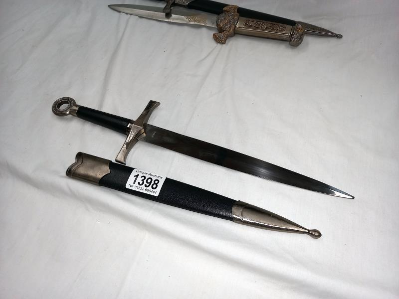 3 collectors daggers - Image 2 of 4
