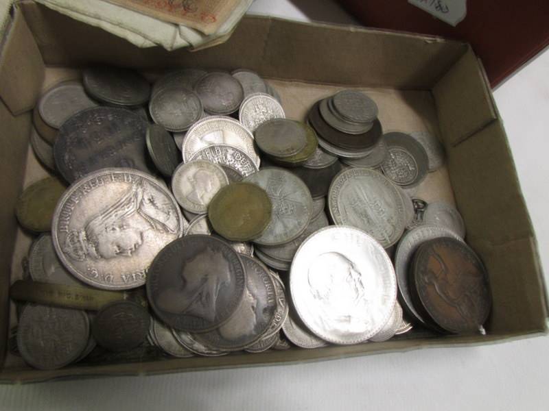 A good collection of old coins including Victorian and mixed bank notes. - Image 3 of 4
