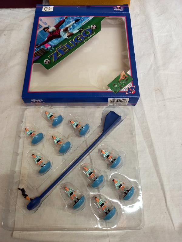 11 Zeugo boxed table football teams (Subbuteo) including Vasco Da Gama, Schalke, Shatar Donetsk etc - Image 3 of 8