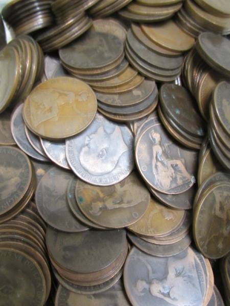 Five kilos of Victorian and Edward pennies. - Image 2 of 2