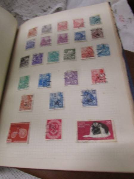 A quantity of stamps and postcards in albums. - Image 10 of 22