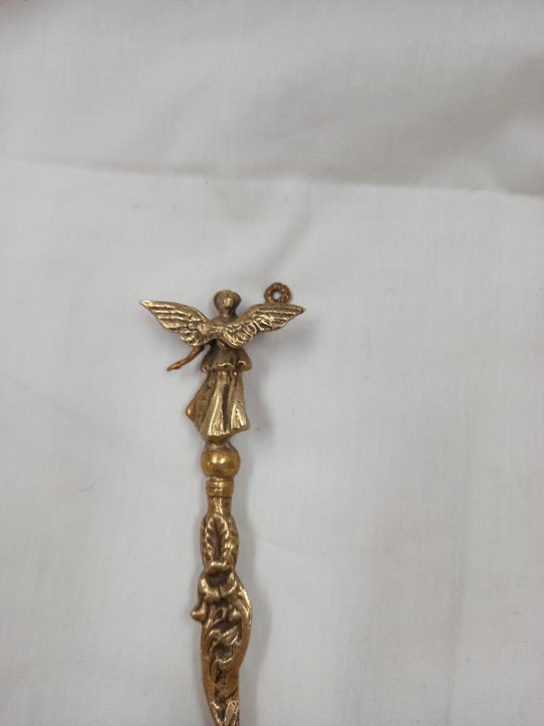 An ornate bronze Apostle spoon - Image 4 of 5