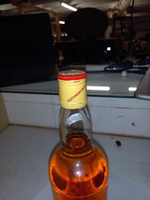 A bottle of Glenmorangie 10 year old Highland malt whisky. - Image 5 of 5