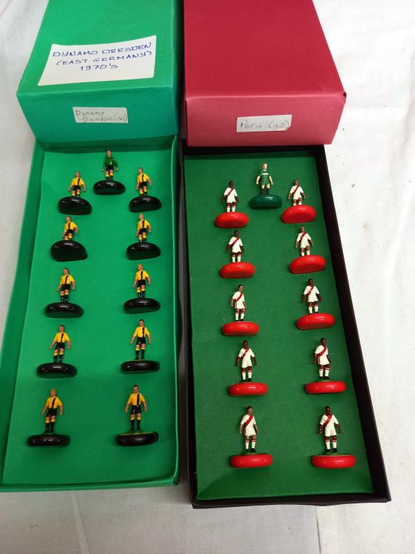 12 boxed table soccer (Subbuteo) teams including special paintings including Peru 92 Dynamo - Image 4 of 7