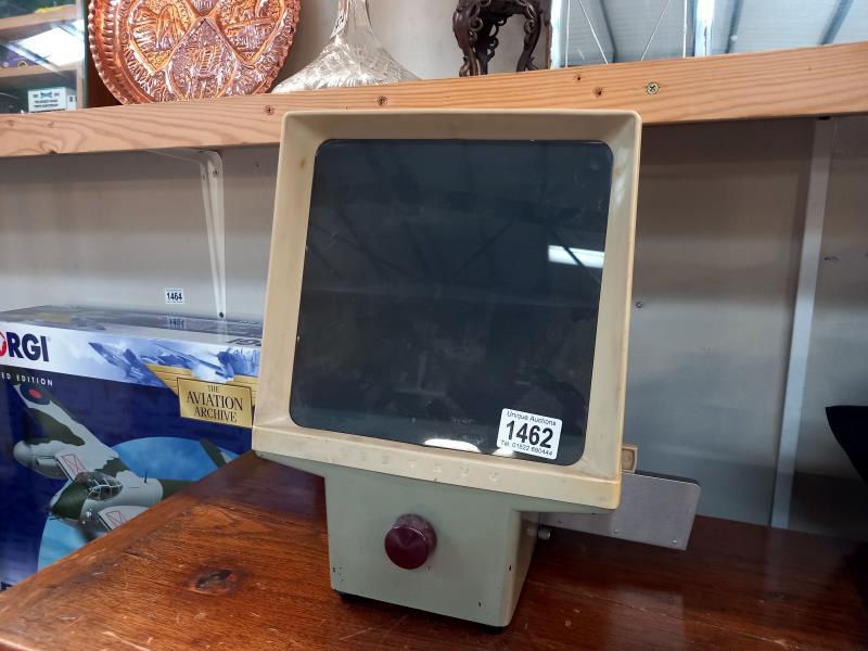 An electric 'Vistavo' slide viewer, circa 1960/70 by GB Equipment Ltd. Collect Only.