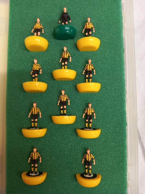 9 Subbuteo special edition teams, including Oldham 2nd, Tranmere Rovers and 5 retro paints, kit - Image 6 of 10