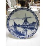 A Delft blue and white charger, 39 cm diameter.