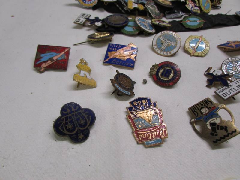 A good collection of 1940/50's Butlin's badges. - Image 4 of 4