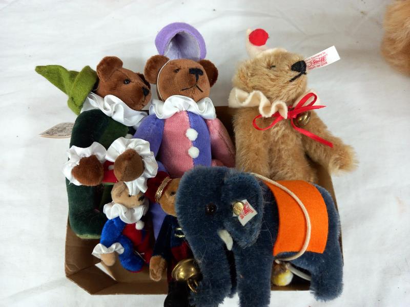 A steiff limited edition miniature clown bear, a Steiff elephant and four other miniature bears. - Image 4 of 6