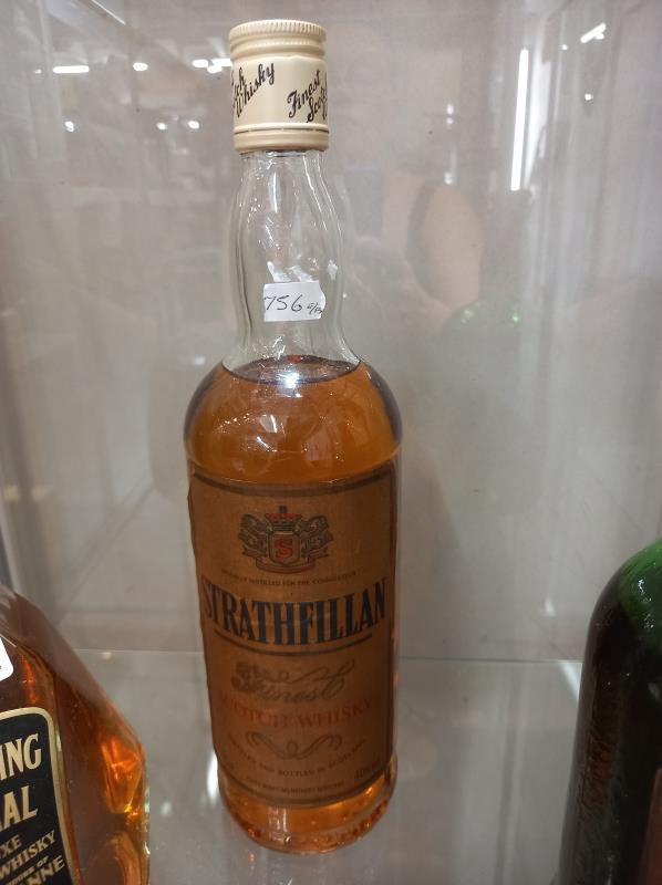 Three bottles of Whisky - Strathfillan, St. James and Something Special. - Image 9 of 12