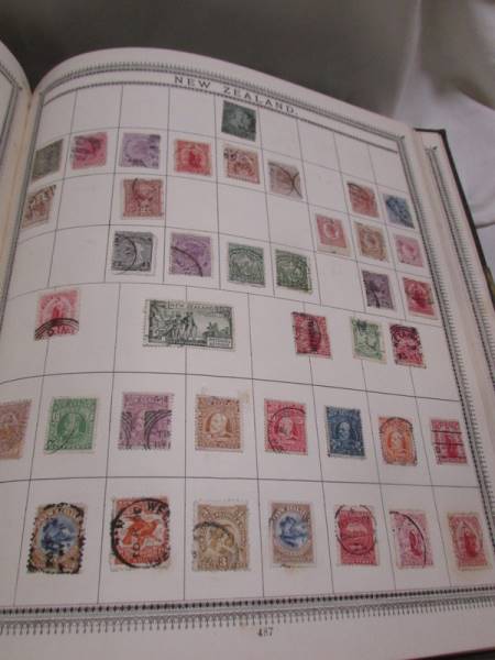 A very good Victorian stamp album of Victorian and early 20th century stamps including GB penny - Bild 48 aus 50