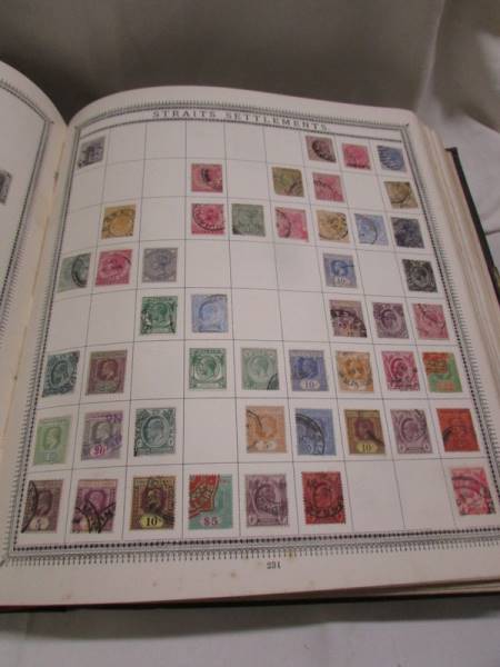 A very good Victorian stamp album of Victorian and early 20th century stamps including GB penny - Bild 32 aus 50