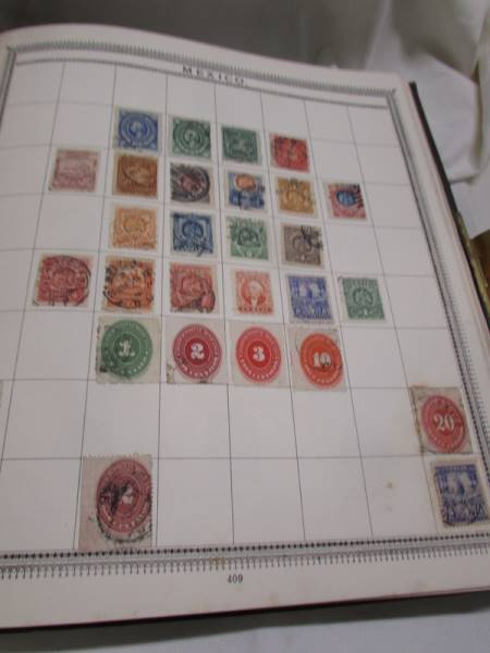 A very good Victorian stamp album of Victorian and early 20th century stamps including GB penny - Bild 45 aus 50