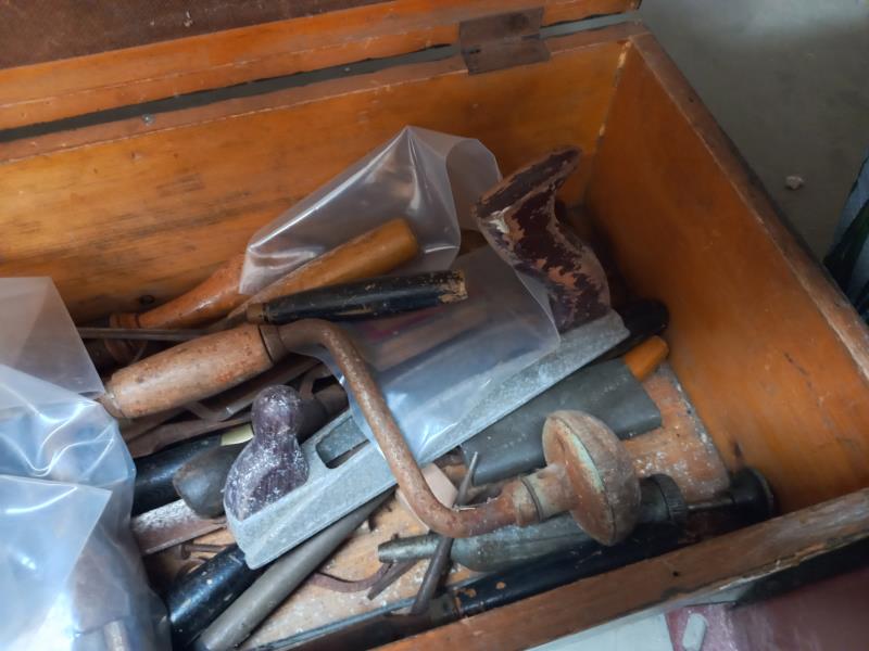 A wooden tool box and contents COLLECT ONLY - Image 2 of 4
