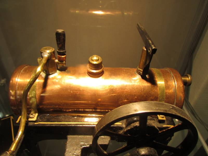 A Vintage Weedon model stationery steam engine. - Image 2 of 4