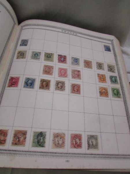 A very good Victorian stamp album of Victorian and early 20th century stamps including GB penny - Bild 24 aus 50
