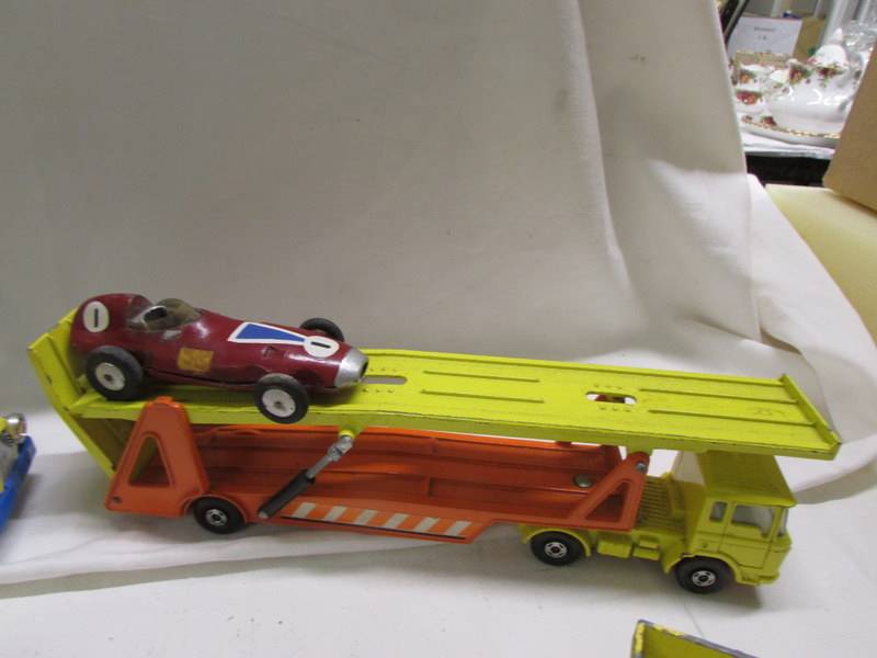 A mixed lot of unboxed Corgi, Matchbox and Dinky die cast models. - Image 2 of 7