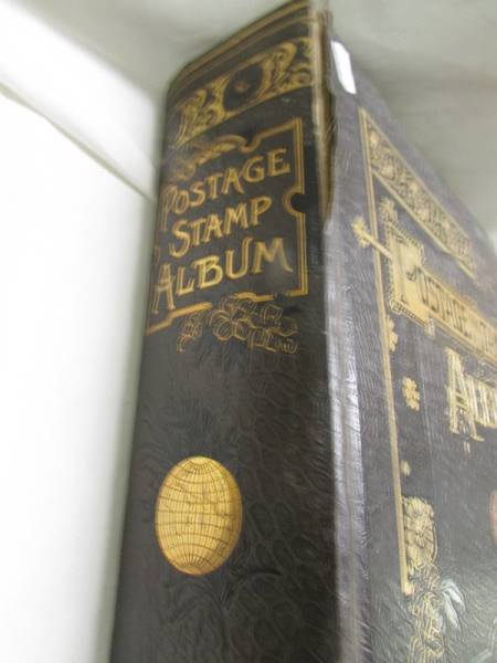 A very good Victorian stamp album of Victorian and early 20th century stamps including GB penny - Bild 2 aus 50