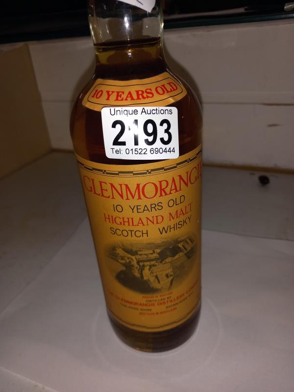 A bottle of Glenmorangie 10 year old Highland malt whisky. - Image 3 of 5