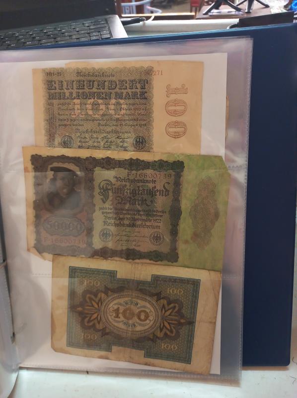 An album of approximately 86 world bank notes. - Image 25 of 26