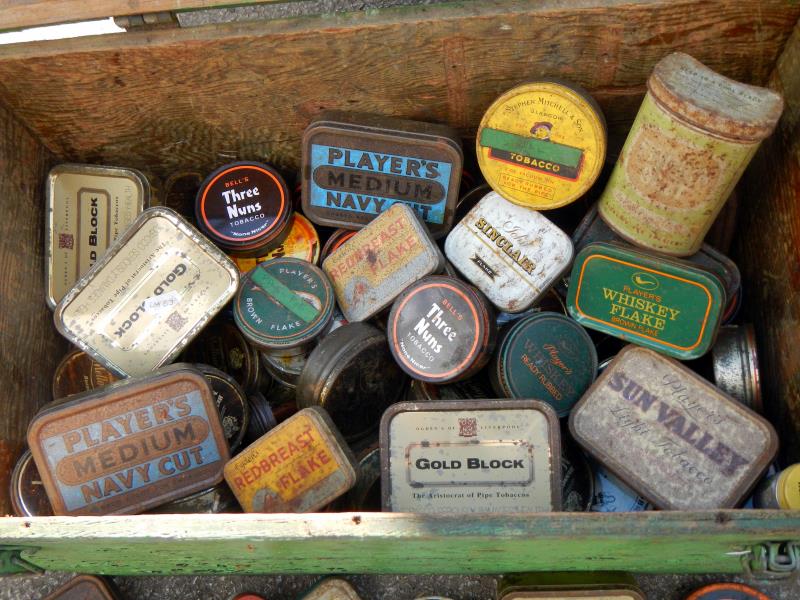 A quantity of collectors tins in wooden box - Image 2 of 4