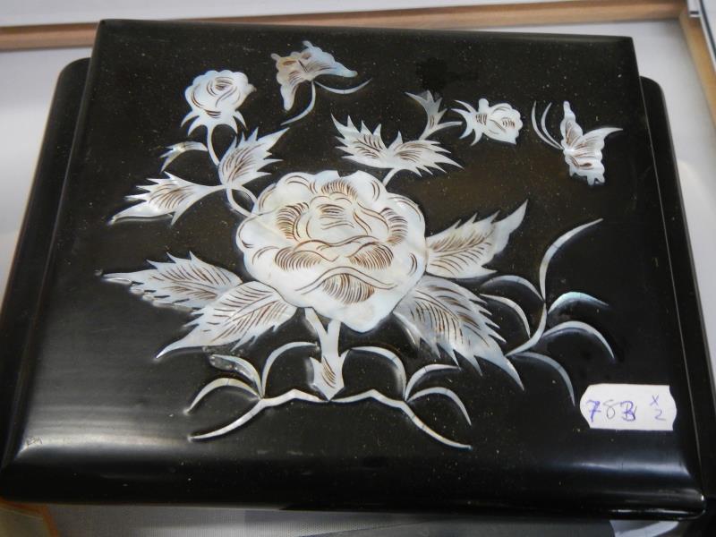 A good inlaid Mother of Pearl jewellery box & a box of jewellery - Image 3 of 4