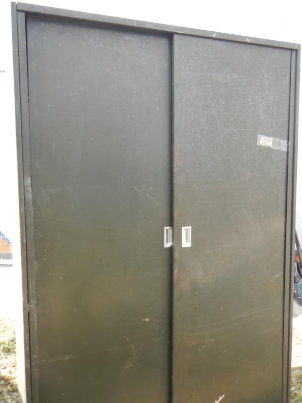 2 large metal 2 door cabinets - Image 3 of 3