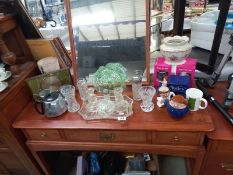 A good lot of household kitchen items