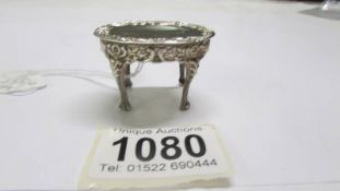 A silver doll house table, 16 grams.