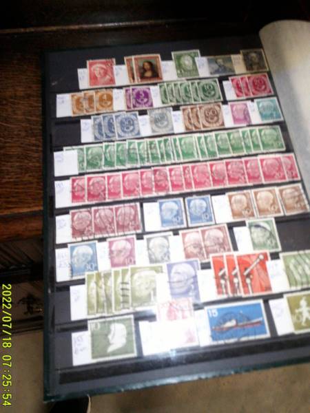 Five albums of postage stamps. - Image 4 of 16