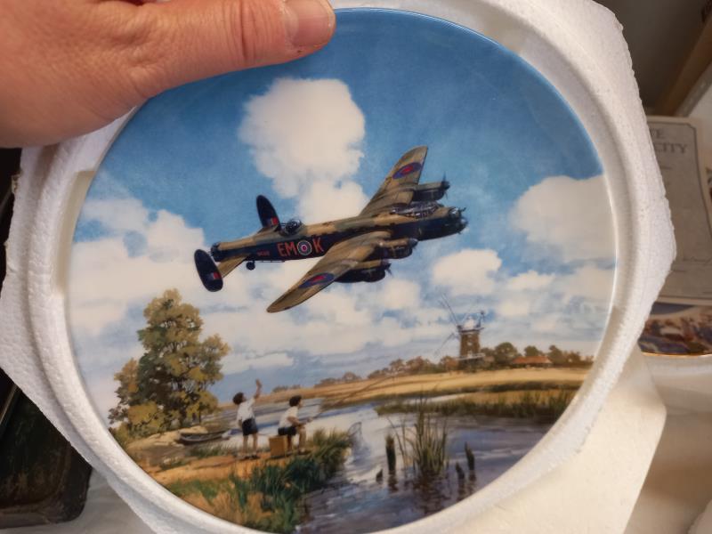 A collection of Royal Doulton aircraft collectors cabinet plates - Image 7 of 10
