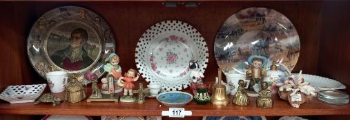 A mixed lot of porcelain and metal ornaments