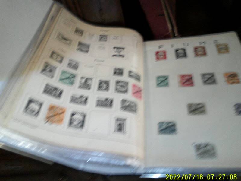 Five albums of postage stamps. - Image 13 of 16