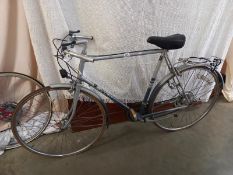 A Raleigh Nova gents 10 speed bike