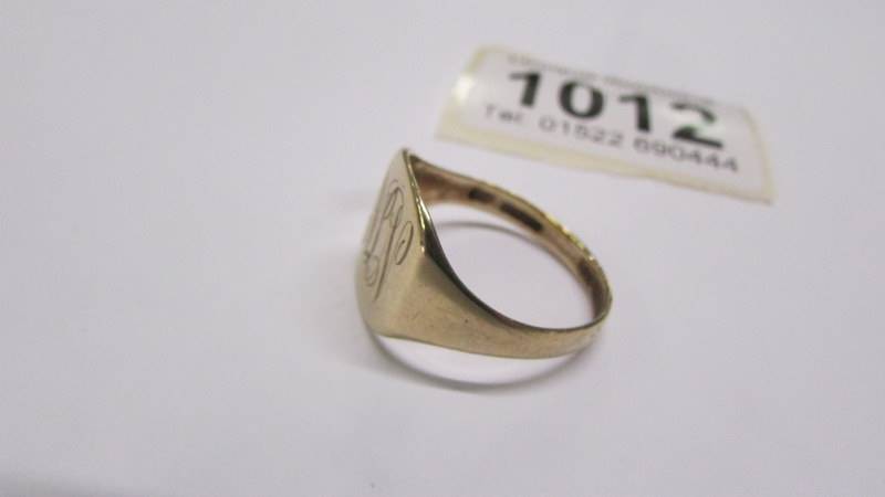 A 9ct gold signet ring, size T, 3.4 grams. - Image 2 of 2