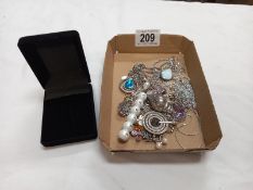 A quantity of good silver coloured jewellery including necklaces