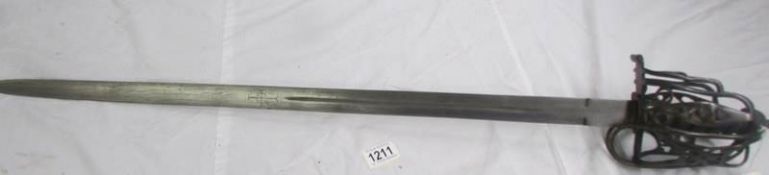 A rare brass hilted 1793 style Scottish broad sword, 98 cm, blade 82 cm. A/F