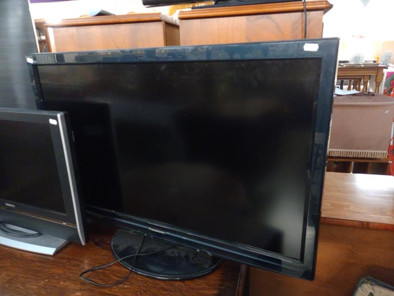 A Humax, Panasonic & Toshiba flat screen Tv's (working but no remotes) - Image 3 of 4