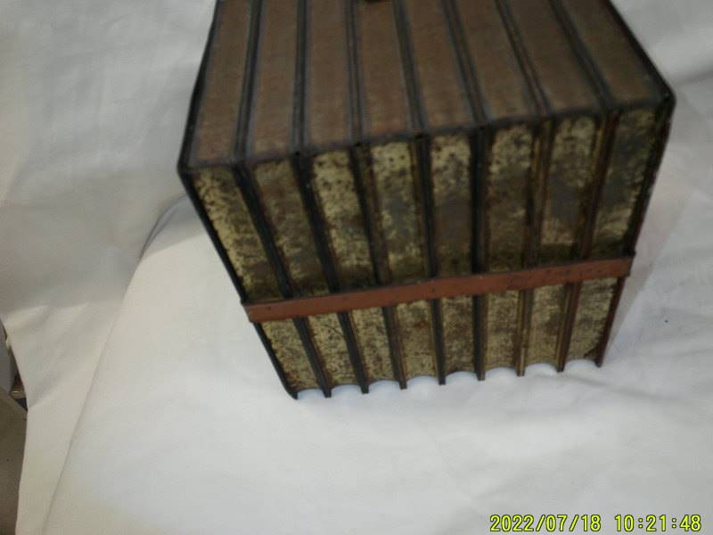 A Huntley & Palmers book biscuit tin depicting 8 Scot's novels. - Image 4 of 6