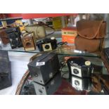 A quantity of vintage cameras including Yashica-12 & Kodak Brownie Flash 13