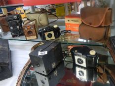 A quantity of vintage cameras including Yashica-12 & Kodak Brownie Flash 13