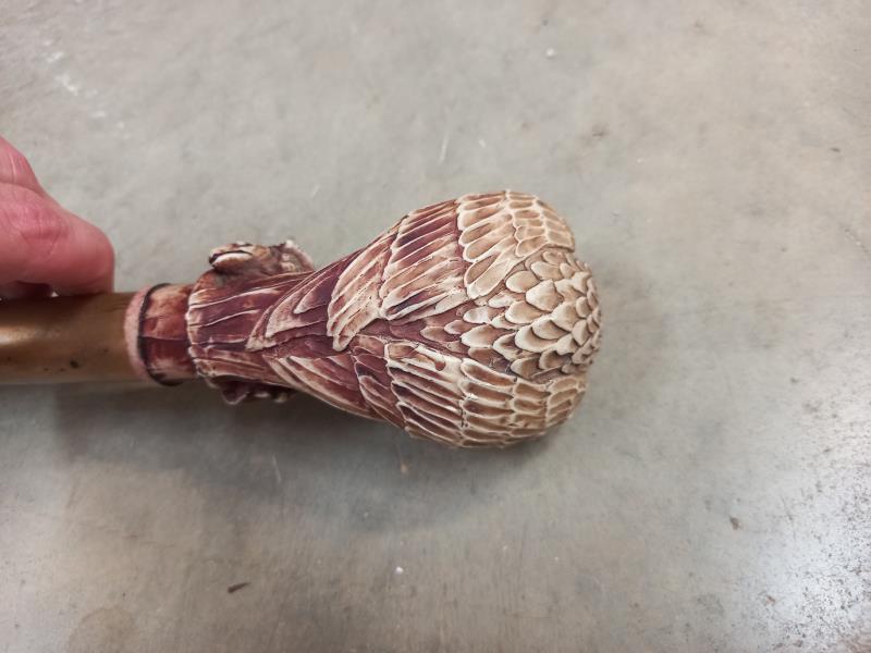 A walking stick with resin Eagle handle - Image 4 of 5