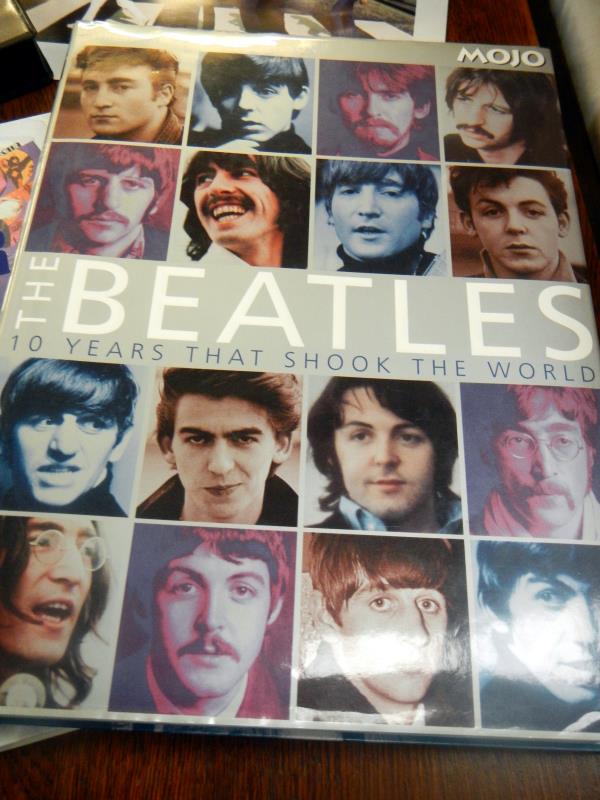 A quantity of Beatles items - Image 3 of 3