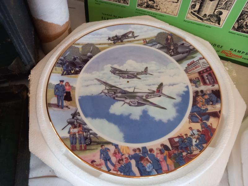 A collection of Royal Doulton aircraft collectors cabinet plates - Image 6 of 10