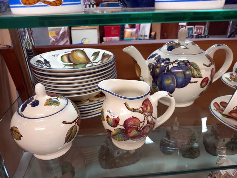 A selection of Staffordshire autumn fayre tableware - Image 2 of 4