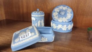 3 items of blue Wedgewood dishes