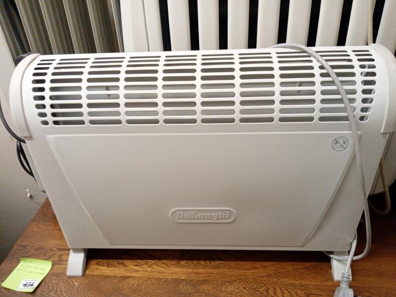 2 oil radiators and a convector heater - Image 2 of 6