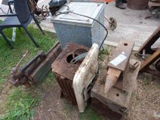An anvil, bench vice & water cabinet heater etc. Collect Only.